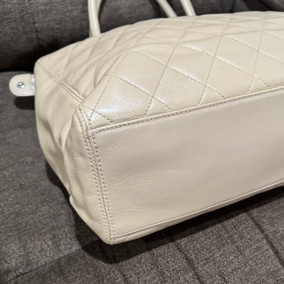 Excellent Condition Authentic Chanel Hand Bag Beige Lamb Skin - Picture 17 of 17